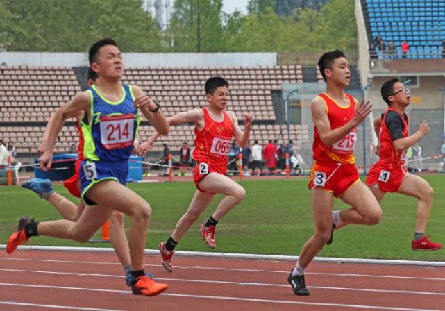 如何通过练习提升篮球罚球的速度和准确性?_0